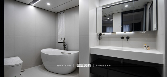 卫生间选大砖上墙还是小砖？